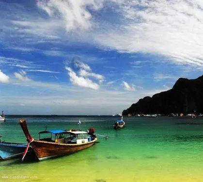 43岁林俊杰前往巴厘岛旅游！穿短袖出镜显清爽，晒美照享受生活
